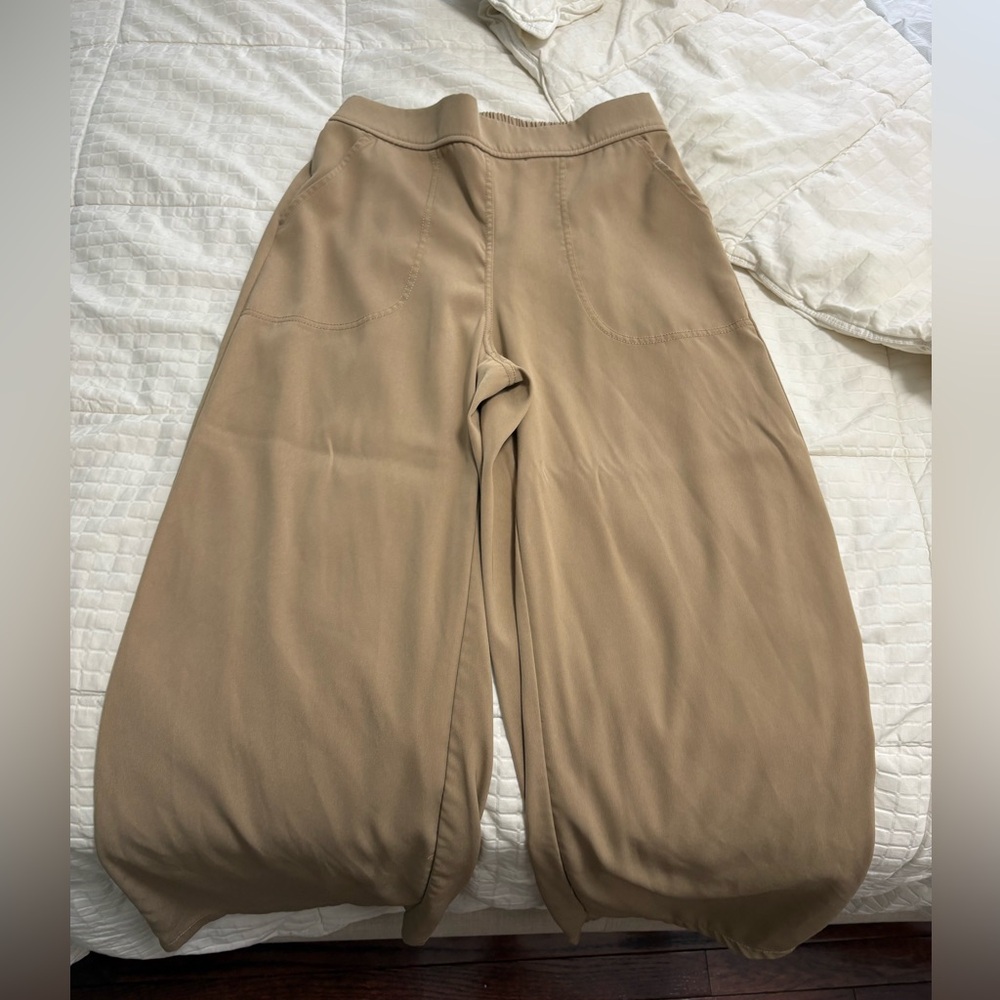 Max Studio Wide Leg Balloon Trousers in Tan